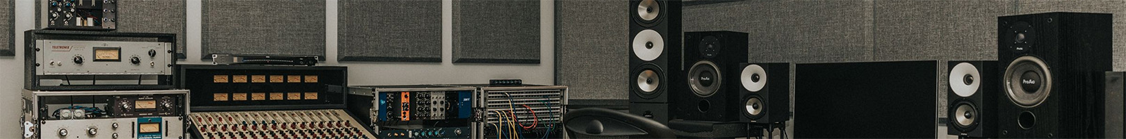 <table class="content-table" style="width: 100%;">
<tbody>
<tr>
<td style="width: 33.3189%;"></td>
<td></td>
<td style="width: 33.3202%;"><a style="width: 100%;" href="/contact-us">
<p><span class="cv-ico-general-mail"><br>Contact Us</span></p>
</a></td>
</tr>
</tbody>
</table>